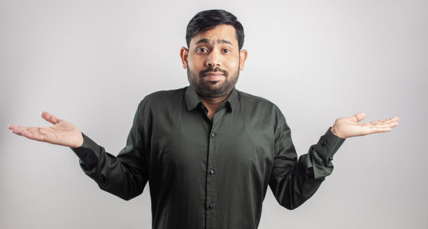 印度人耸了耸肩图片下载