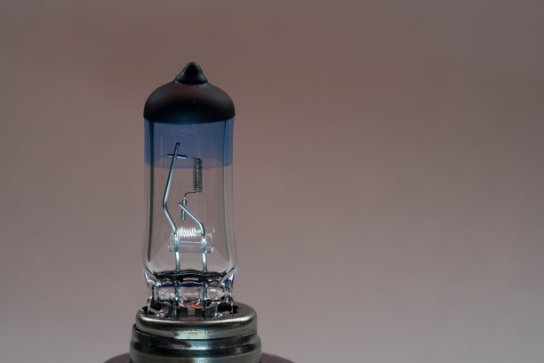 灯泡、卤素灯、白炽灯是12伏特机动车辆的备用灯图片下载