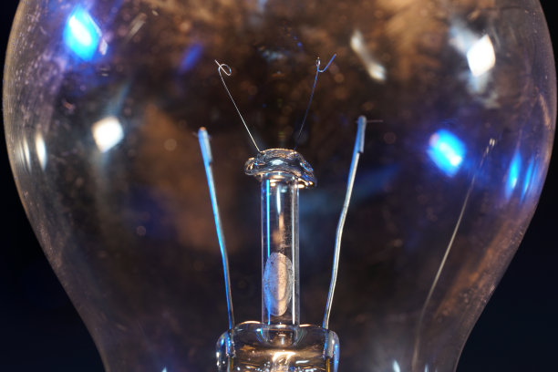 灯泡、卤素灯、白炽灯是12伏特机动车辆的备用灯图片下载