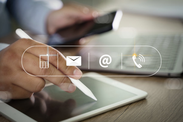 CONTACT US(客户支持热线人CONNECT)电话应用程序蓝色背景图片下载