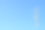 防晒霜天空背景图片下载