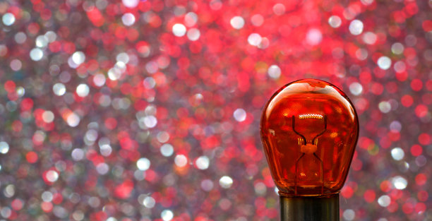 灯泡、卤素灯、白炽灯是12伏特机动车辆的备用灯图片下载