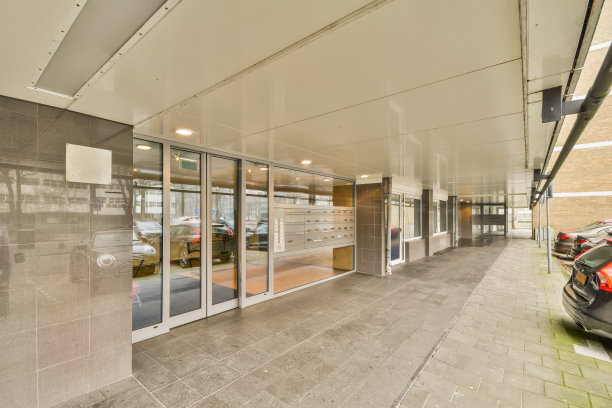 多层住宅楼的入口图片下载