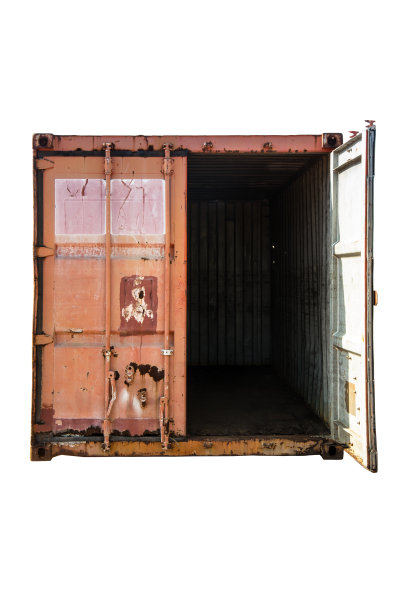 白色背景上生锈的开口容器。图片下载