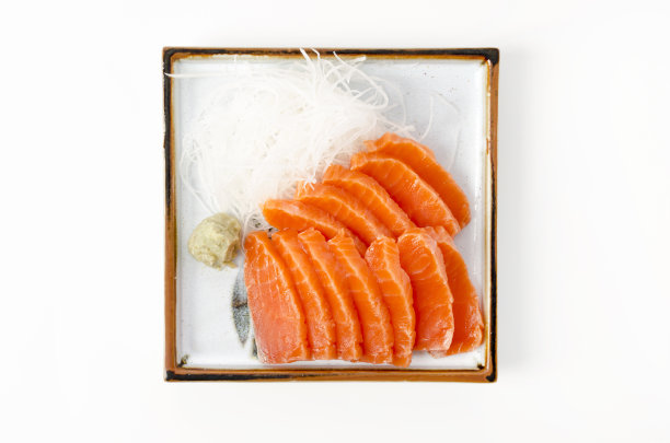 三文鱼生鱼片，生虹鳟片或虹鳟生鱼片图片下载