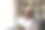 兴高采烈的80多岁老人戴着眼镜，拿着手机，图片下载