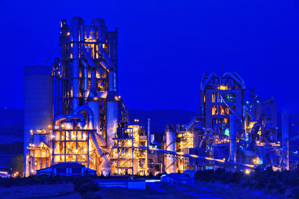 发电厂晚上冒烟图片下载