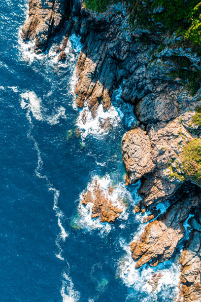 无人机拍摄香港世界地质公园的海滩景色图片下载