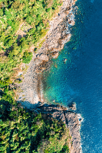 无人机拍摄香港世界地质公园的海滩景色图片下载
