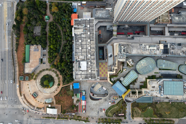 图为正在建设高层建筑的工地的航拍照片图片下载