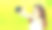 在夏天的公园里，快乐微笑的小女孩用智能手机自拍图片下载
