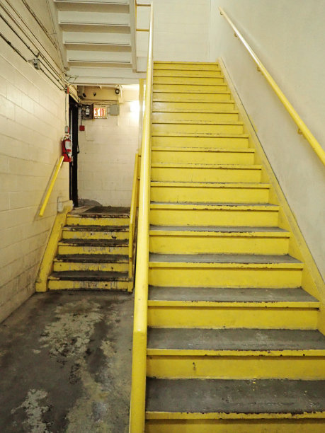 黄楼梯厂经营仓库图片下载