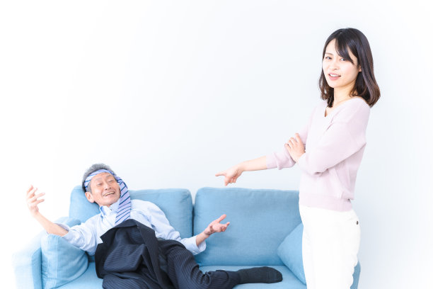 一个醉汉和他的家人图片下载