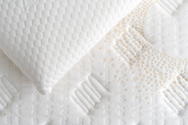 低过敏性枕头，床上有记忆泡沫图片下载