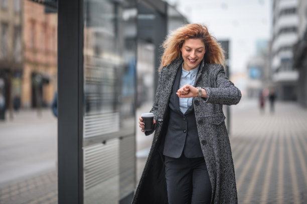 都市女商人图片下载