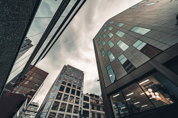 伦敦金融区的现代商业建筑图片下载