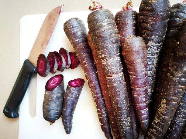 紫色胡萝卜图片下载