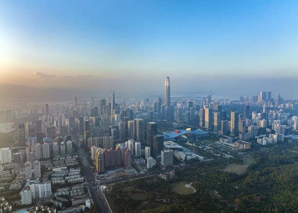 空中俯瞰中国深圳CBD的天际线图片下载