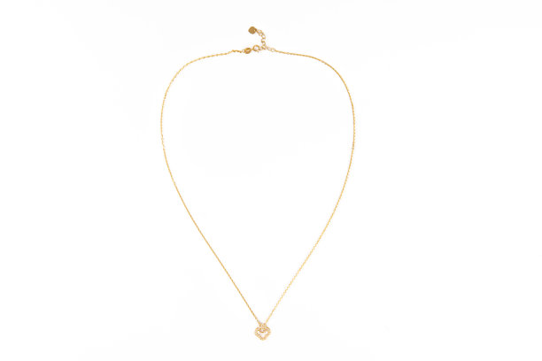 金项链作为薄链吊坠在白色背景图片下载
