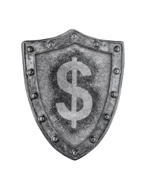 古老的中世纪盾牌与美元符号孤立在白色背景与剪辑路径图片下载