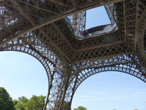 巴黎有它的标志性建筑和代表对象，迪斯尼乐园和更多图片下载