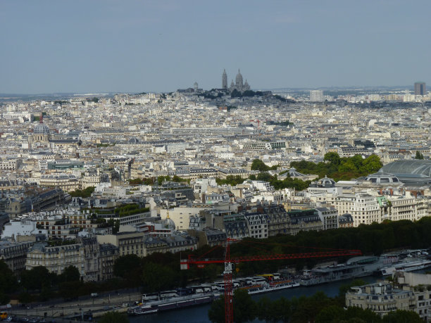 巴黎有它的标志性建筑和代表对象，迪斯尼乐园和更多图片下载