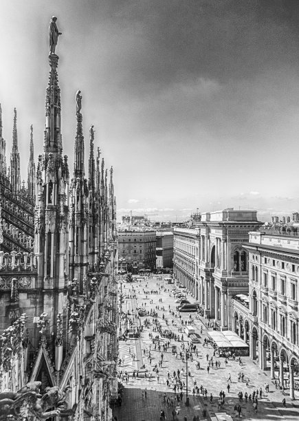 从意大利米兰大教堂屋顶鸟瞰图图片下载