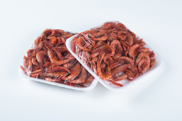 白色背景上的干虾图片下载