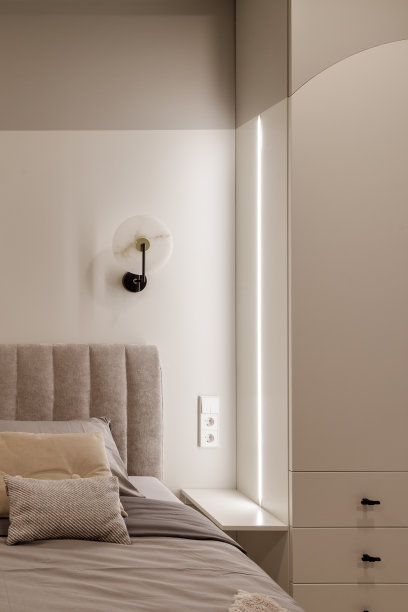 现代卧室室内柔和的颜色。时尚简约的室内概念图片下载