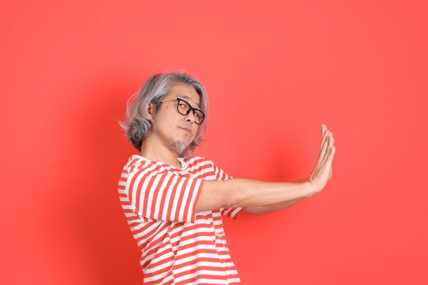 年老亚洲人图片下载