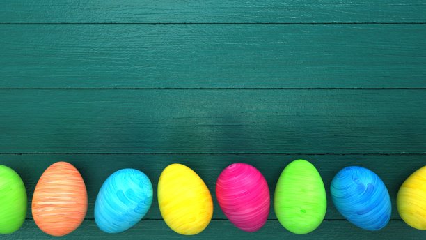 桌上的复活节彩蛋图片下载