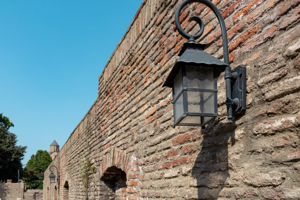 第比利斯——格鲁吉亚第比利斯的硫磺热浴。图片下载