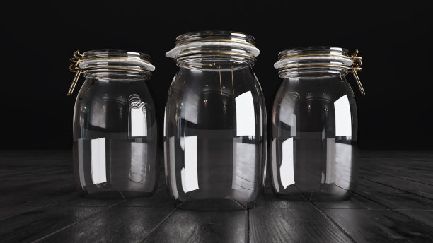 现实的透明透明的瓶子在一个黑暗的木制背景，空玻璃罐图片下载