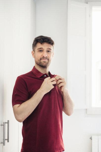 男士马球衫图片下载