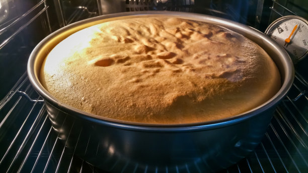 烤箱里的蛋糕图片下载