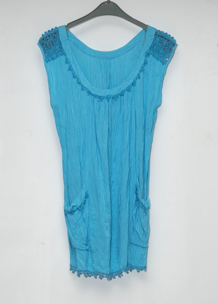 女人的衣服。图片下载