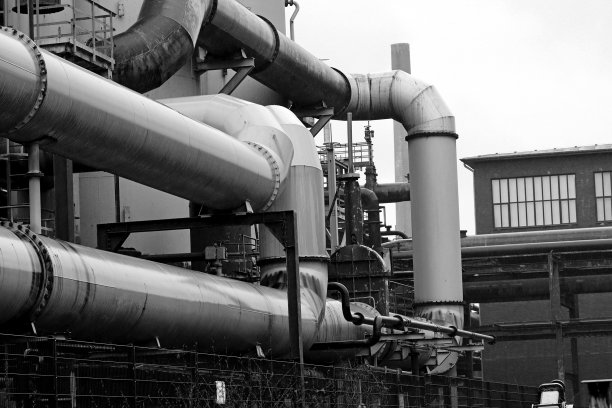在关税同盟的焦化工厂的管道图片下载