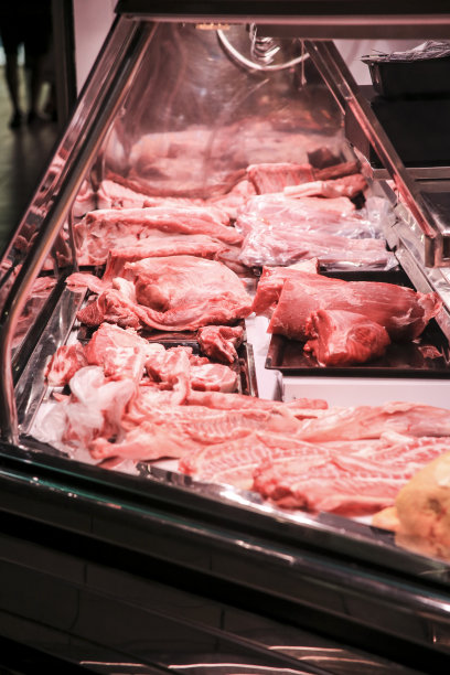 阿利坎特中央市场内的肉摊图片下载