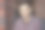 近距离的街头肖像，快乐的千禧一代英俊男子30-35岁，穿着休闲服装图片下载