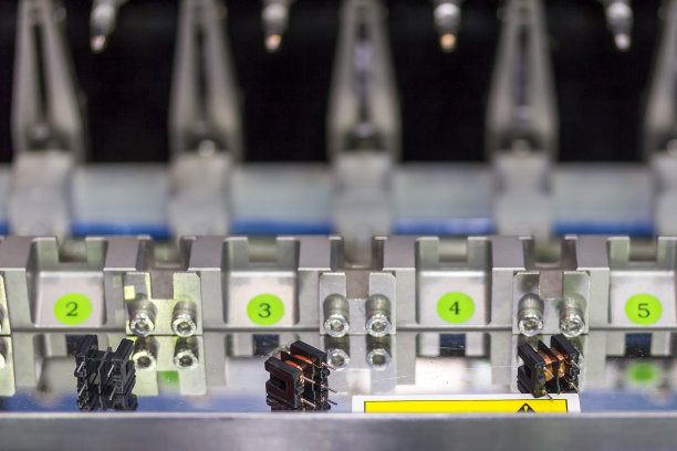 工业用多卷自动绕线机高精度闭合小型变压器图片下载