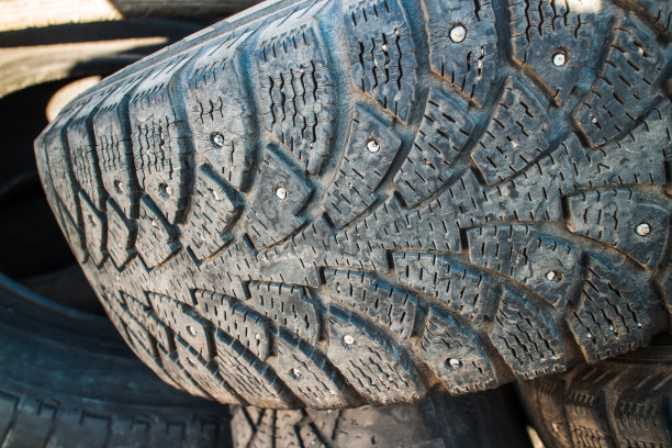 旧轮胎胎面特写图片下载