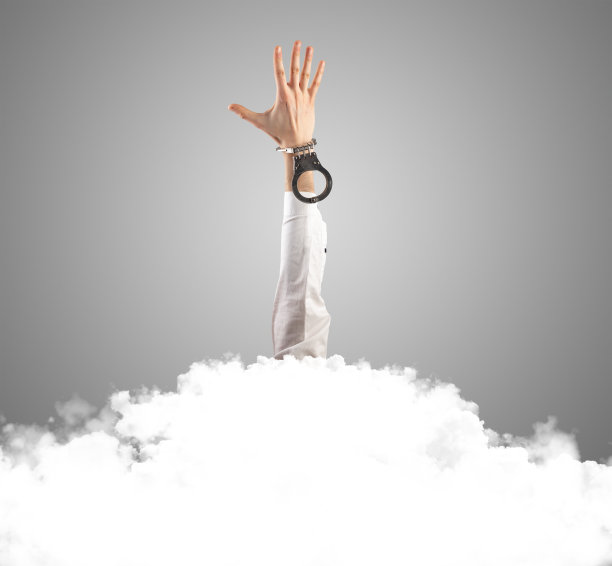 手埋在云里图片下载