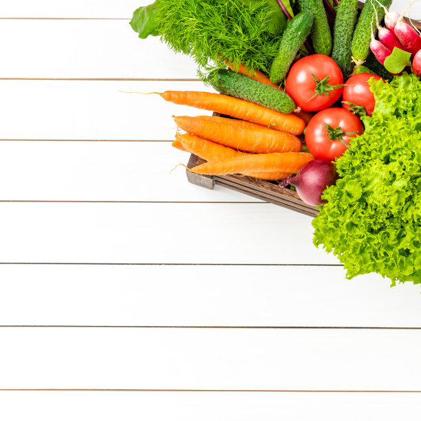 混合蔬菜在木制背景与copyspace图片下载