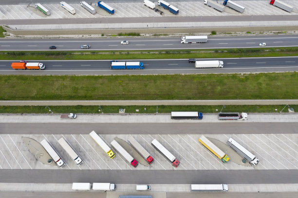 空中卡车，停车场图片下载