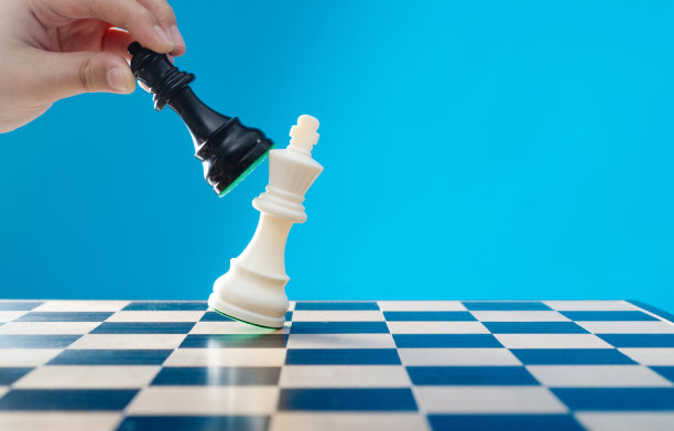 黑人皇后打败了白人国王图片下载