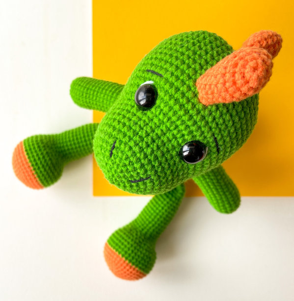 钩针儿童玩具恐龙绿橙图片下载