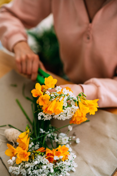 插花女郎图片下载