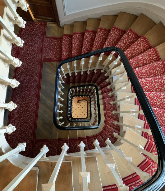 一个美丽的楼梯。图片下载