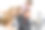 一群商务人士在办公室用电脑工作图片下载