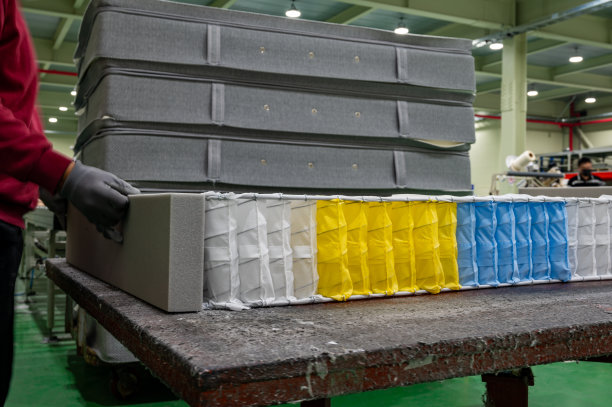 用于床垫生产的弹簧块，独立袋装图片下载